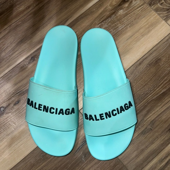 Logo neon pool slides